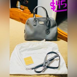Authentic Michael Kors Bag / Gray